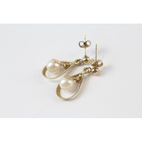 182 - 2x 9ct gold cultured pearl drop earrings (2.7g)