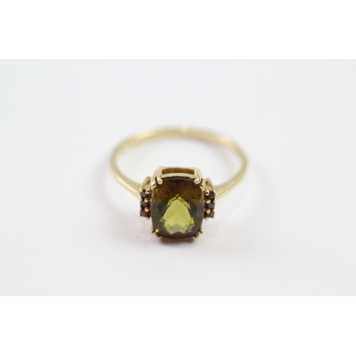 185 - 14ct gold green tourmaline single stone ring with brown gemstone sides (2.4g) Size  N 1/2