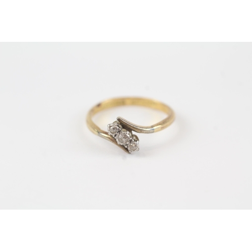 23 - 18ct gold vintage platinum set three stone diamond ring (2.4g) Size  N