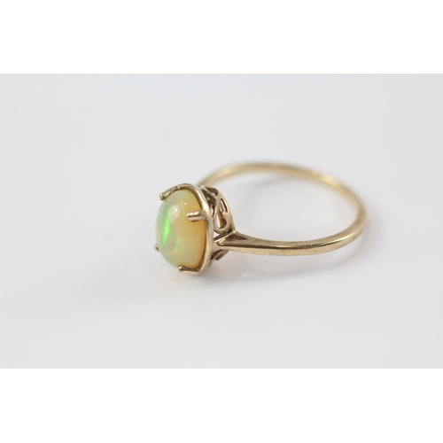 32 - 9ct gold vintage opal dress ring (2.3g) Size  R