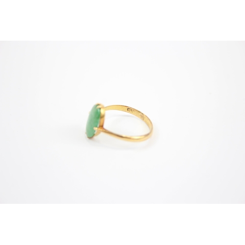 68 - 18ct gold vintage jade marquise ring (2.3g) Size  N AS SEEN