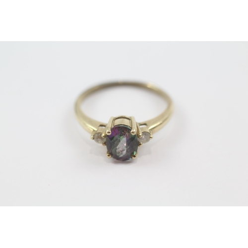 69 - 9ct gold mystic topaz & white topaz three stone ring (2.4g) Size  O