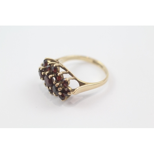 74 - 9ct gold garnet cluster ring (2.9g) Size  J 1/2