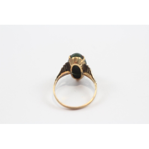 97 - 9ct Gold Vintage Bloodstone Statement Ring (1.8g) Size  H 1/2