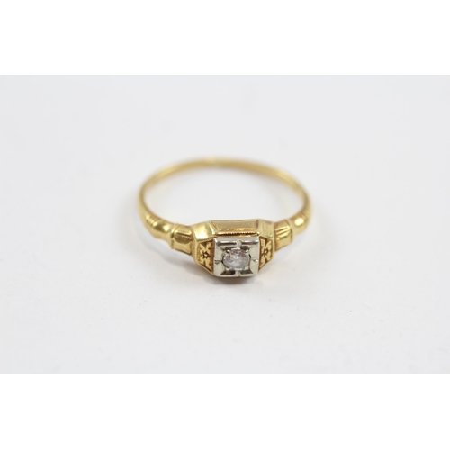 98 - 18ct Gold Vintage Diamond Solitaire Ring (2.2g) Size  M 1/2