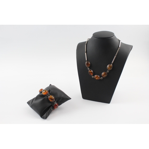 199 - Silver Amber necklace and bracelet (55g)