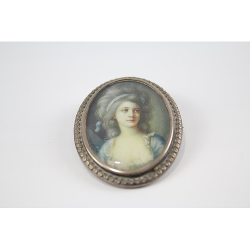 209 - Silver hand painted ivorine portrait brooch (26g)