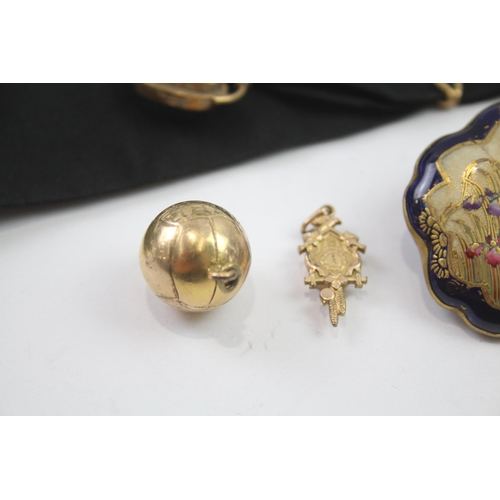 230 - A collection of antique jewellery including 9ct rolled gold