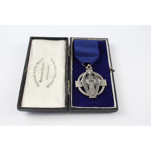 251 - Hallmarked Silver Boxed Masonic Hallstone 1914-1918 Jewel 31g