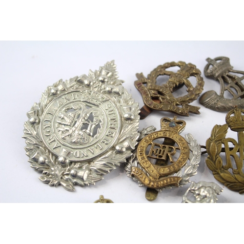 266 - 10 x Military Cap Badges Inc. A & S.H - West Riding - Royal Marines Etc