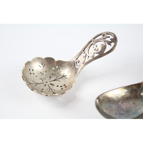 293 - 3 x .925 sterling caddy spoons & sugar nips