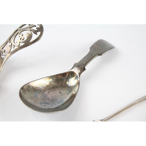 293 - 3 x .925 sterling caddy spoons & sugar nips