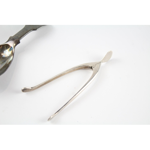 293 - 3 x .925 sterling caddy spoons & sugar nips