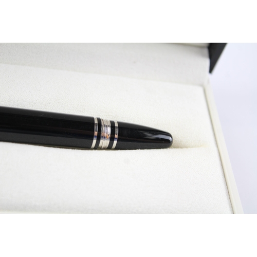 458 - MONTBLANC StarWalker Black Fountain Pen w/ 14ct White Gold Nib Original Box