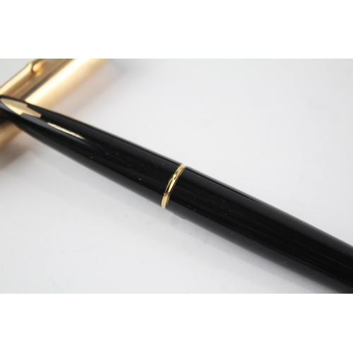 492 - Chalk Marked Vintage PARKER 61 Black Fountain Pen w/ 14ct Gold Nib Writing Box