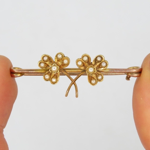 116 - 9ct gold antique seed pearl double shamrock bar brooch with 15ct gold front (2.8g)