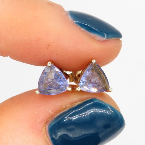 191 - 10ct gold tanzanite stud earrings (1.1g)