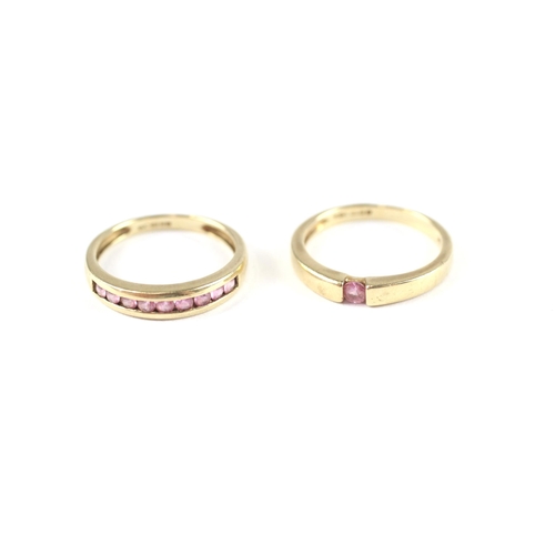 106 - 2 x 9ct gold pink sapphire rings inc. single stone (3.6g) Size  K