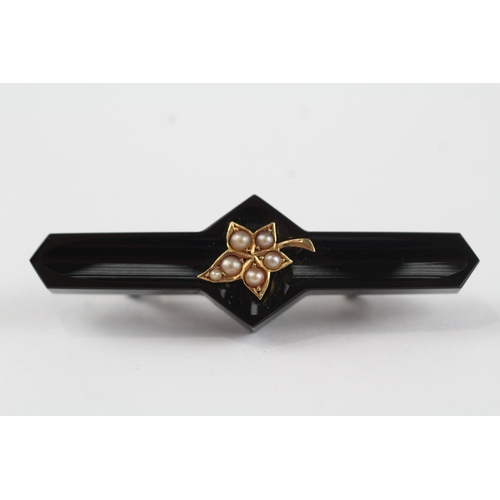 113 - 18ct gold Victorian black onyx & seed pearl brooch (4.5g)