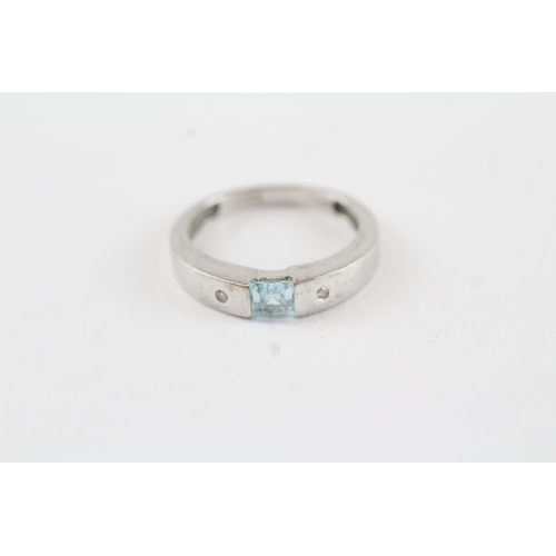 114 - 9ct gold aquamarine & diamond ring (2.3g) Size  L