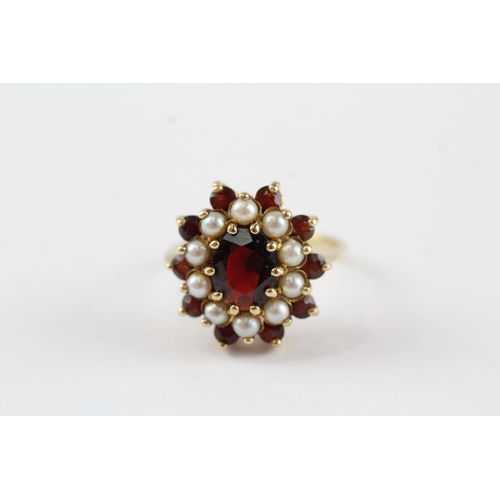 119 - 9ct gold garnet & pearl vintage dress ring (5g) Size  S