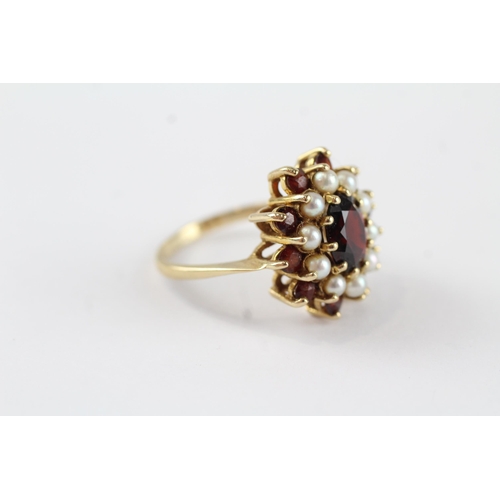 119 - 9ct gold garnet & pearl vintage dress ring (5g) Size  S