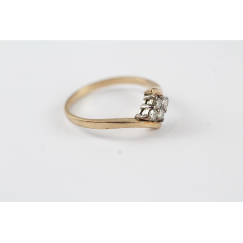 123 - 9ct gold diamond vintage ring (2g) Size  O