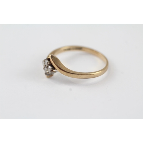 123 - 9ct gold diamond vintage ring (2g) Size  O