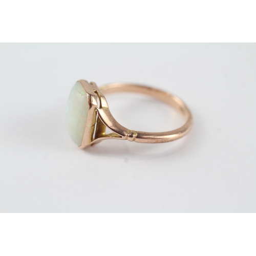 126 - 9ct gold opal dress ring (2.5g) Size  O