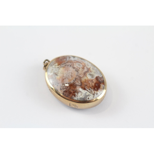 136 - 9ct gold moss & crazy lace agate pendant (13.1g)