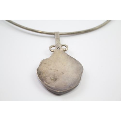 174 - Silver modernist torque necklace with Agate pendant