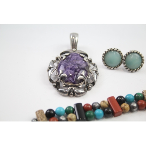 200 - A collection of Navajo gemstone jewellery by maker Carolyn Pollack