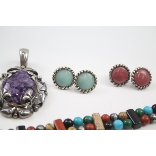 200 - A collection of Navajo gemstone jewellery by maker Carolyn Pollack