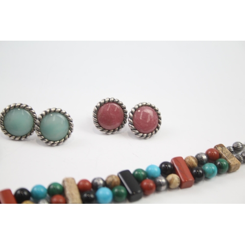 200 - A collection of Navajo gemstone jewellery by maker Carolyn Pollack