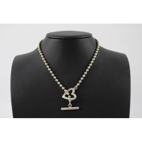 208 - Silver necklace with heart toggle clasp by designer Gucci