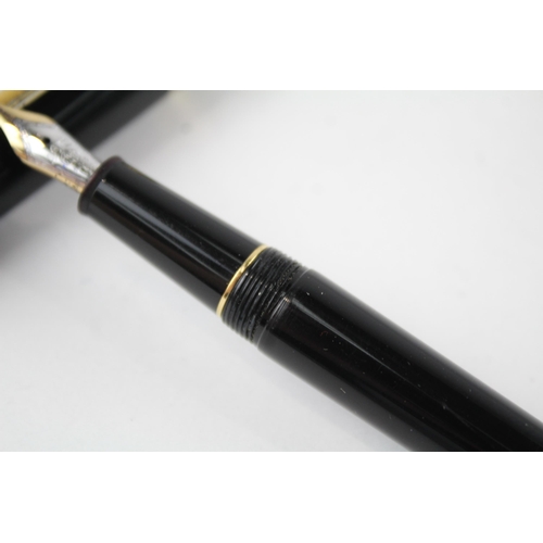 407 - Montblanc Meisterstuck Black Fountain Pen w/ 14ct White Gold Nib WRITING