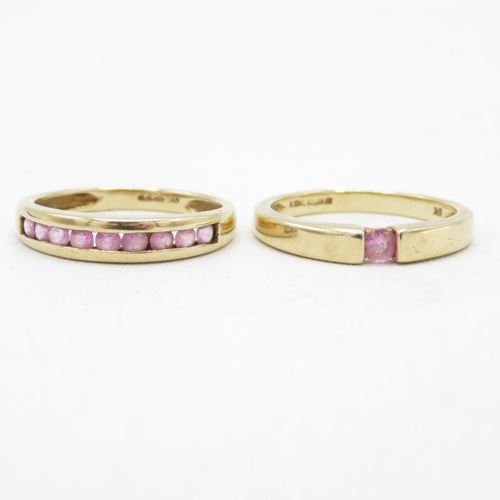 106 - 2 x 9ct gold pink sapphire rings inc. single stone (3.6g) Size  K