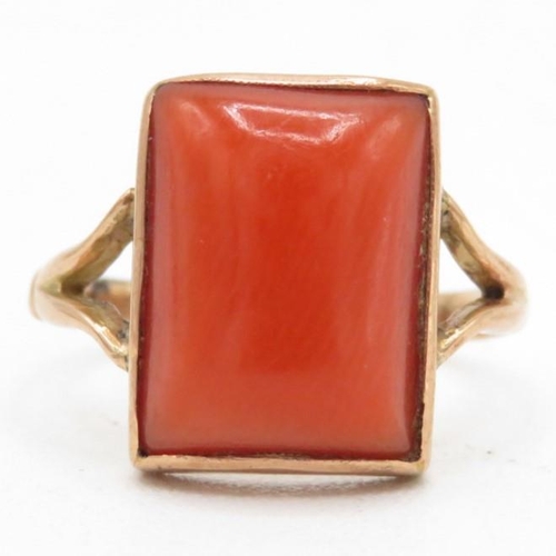 137 - 9ct gold coral vintage chester hallmark ring (2.5g) Size  K