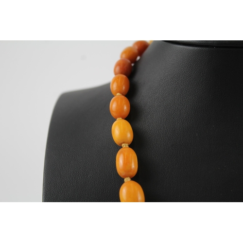 153 - Bakelite graduated necklace individually knotted 40g