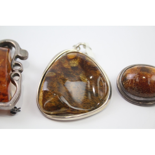 192 - A collection of silver Amber jewellery