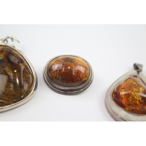 192 - A collection of silver Amber jewellery