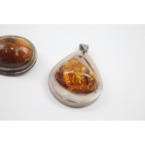 192 - A collection of silver Amber jewellery