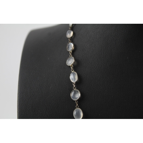 194 - Silver Moonstone graduated necklace