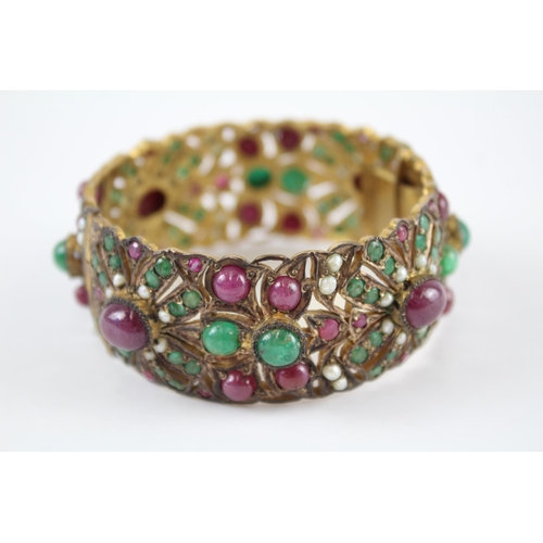 197 - Traditional gemstone wedding bangle including Emerald