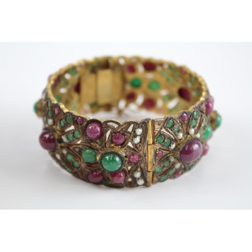 197 - Traditional gemstone wedding bangle including Emerald