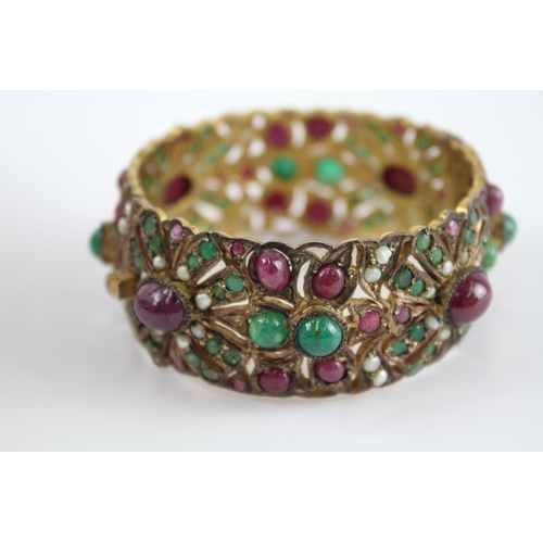 197 - Traditional gemstone wedding bangle including Emerald