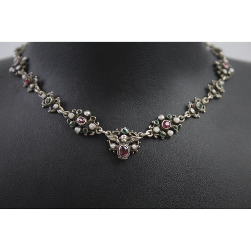 213 - Silver antique necklace set with gemstones