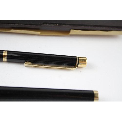 422 - Vintage SHEAFFER Targa Black Lacquer Fountain Pen w/ 14ct Gold Nib, Ballpoint