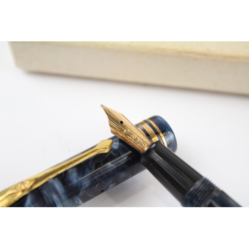 424 - Vintage CONWAY STEWART 388 Navy FOUNTAIN PEN w/ 14ct Nib WRITING Boxed