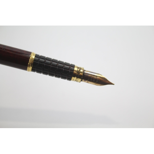 434 - Vintage WATERMAN Ideal Burgundy Fountain Pen w/ 18ct Gold Nib WRITING Boxed